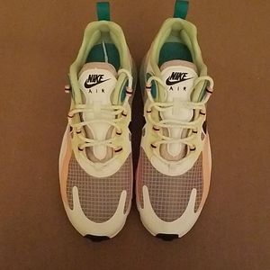 Nike Air Max 270 React